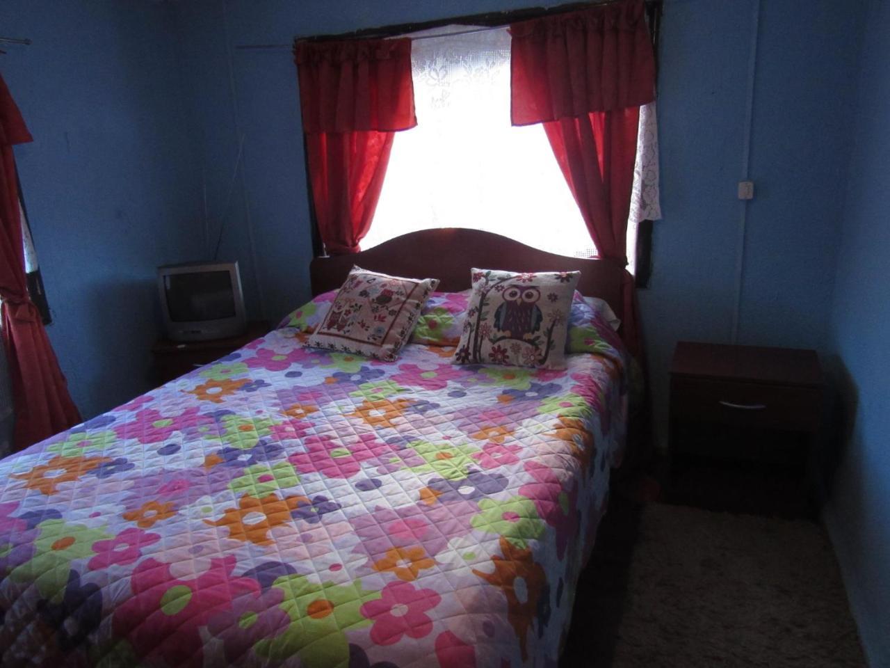 Hostal Y Cabanas Peumayen Puerto Guadal Eksteriør billede